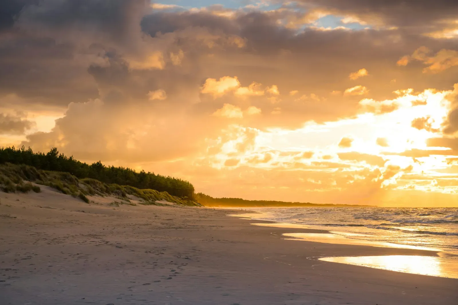 Strand im Abendlicht